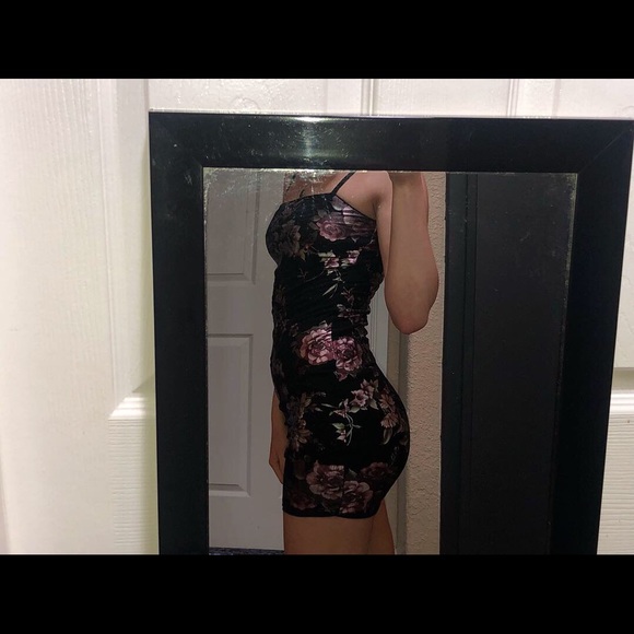 Black/Floral bodycon dress - Picture 1 of 2